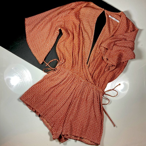 Faithfull The Brand Romper, Plunge V Neck & Back Keyhole, EUC - Picture 1 of 8